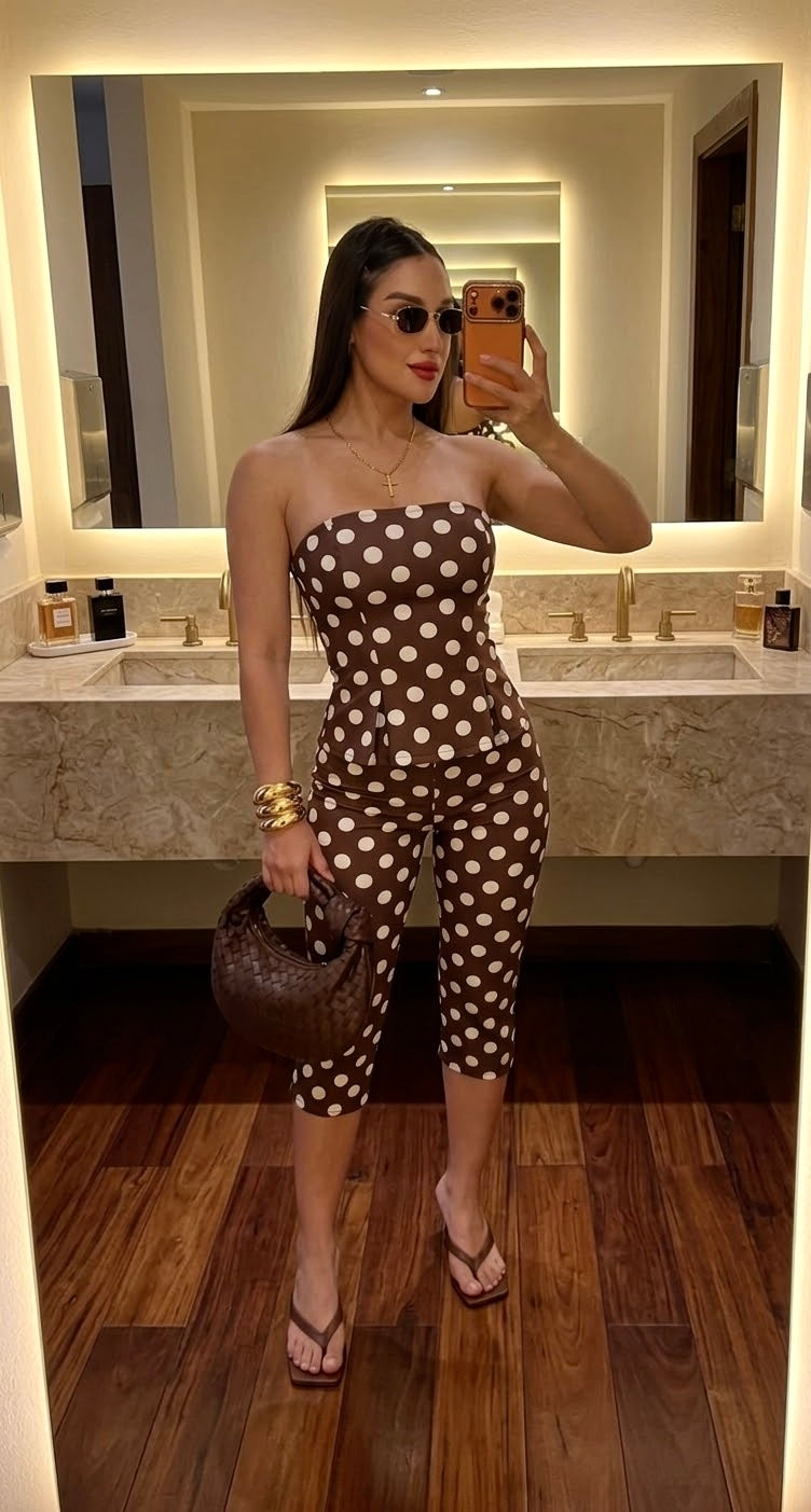 Conjunto puntos marron
